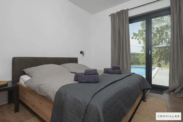 Vila Kapeli: Header #1