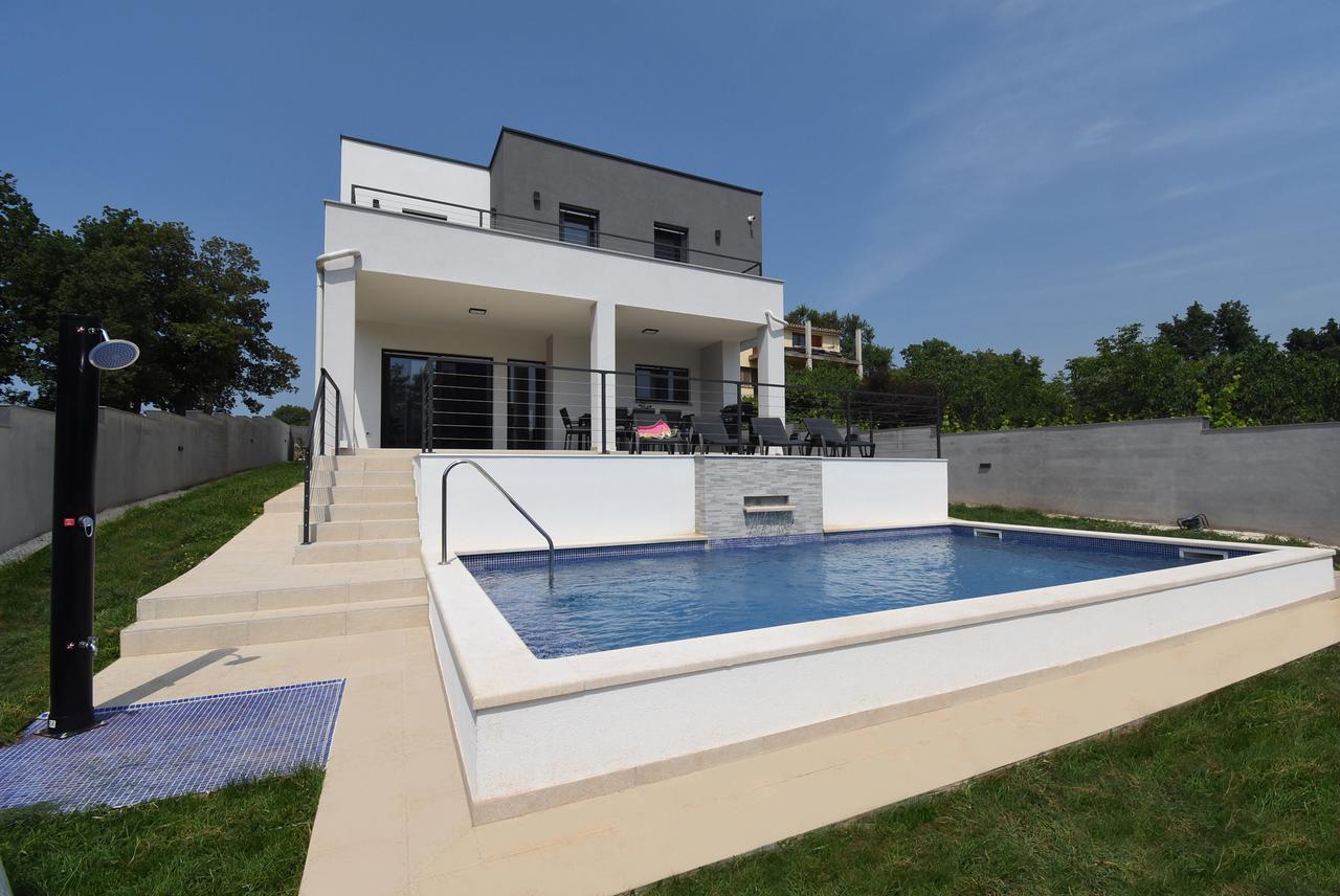 Villa Tara: Header #1
