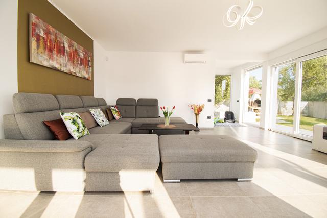 Villa Amra: Header #1