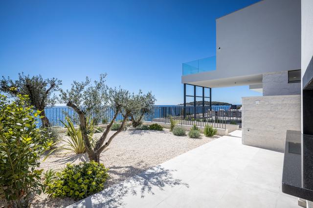 Villa Thalassa Noire: Header #1