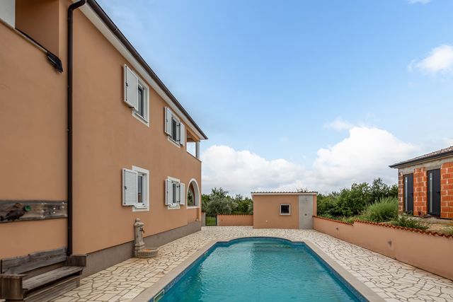 Villa Karoli: Header #1