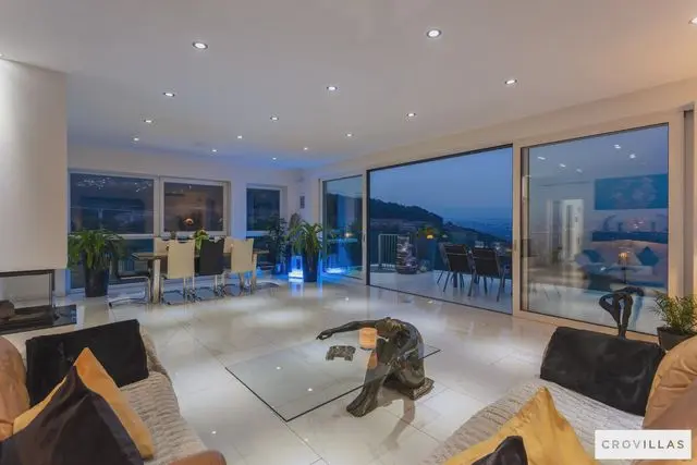 Villa Diamond: Header #1