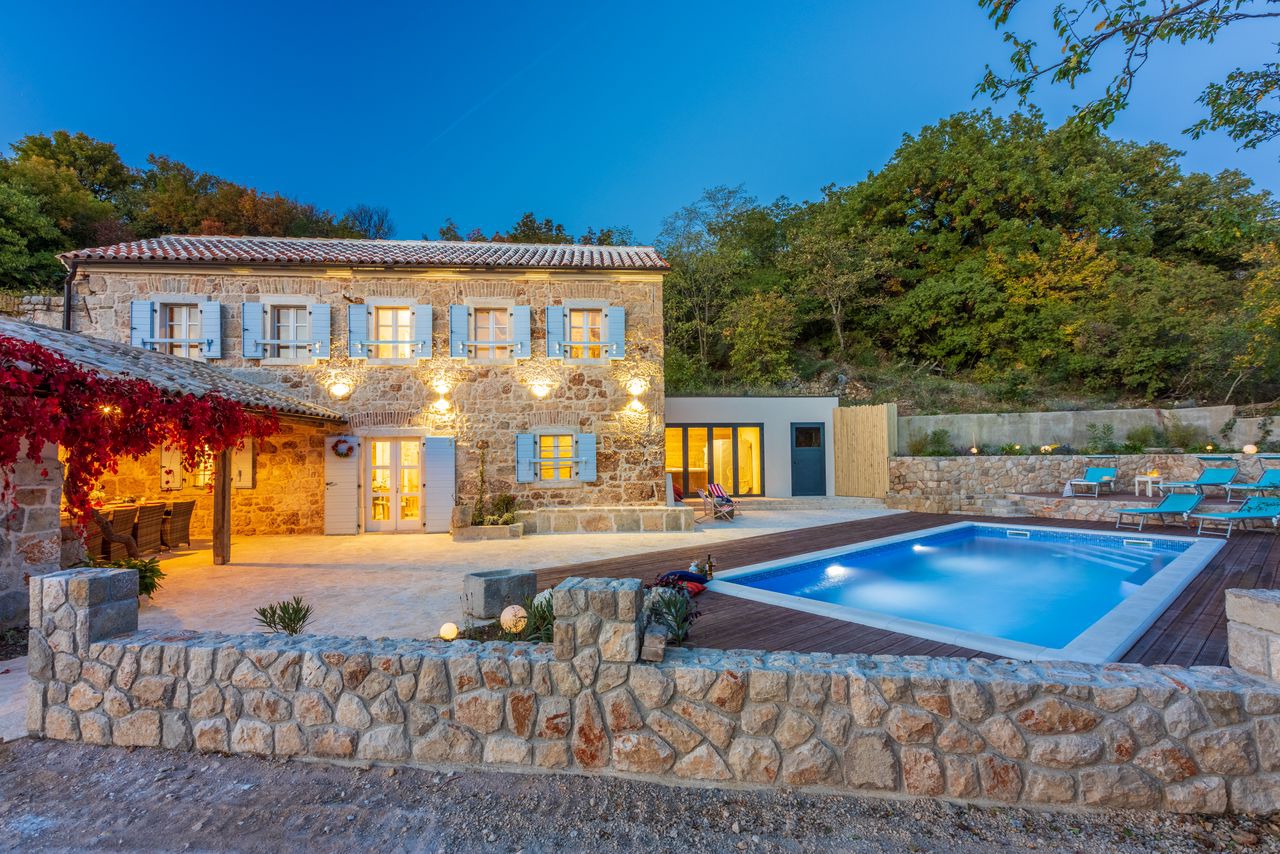 Villa Amora: Header #1