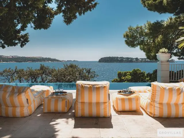 Villa Meys Place: Header #1
