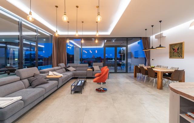 Vilă Livia: Header #1