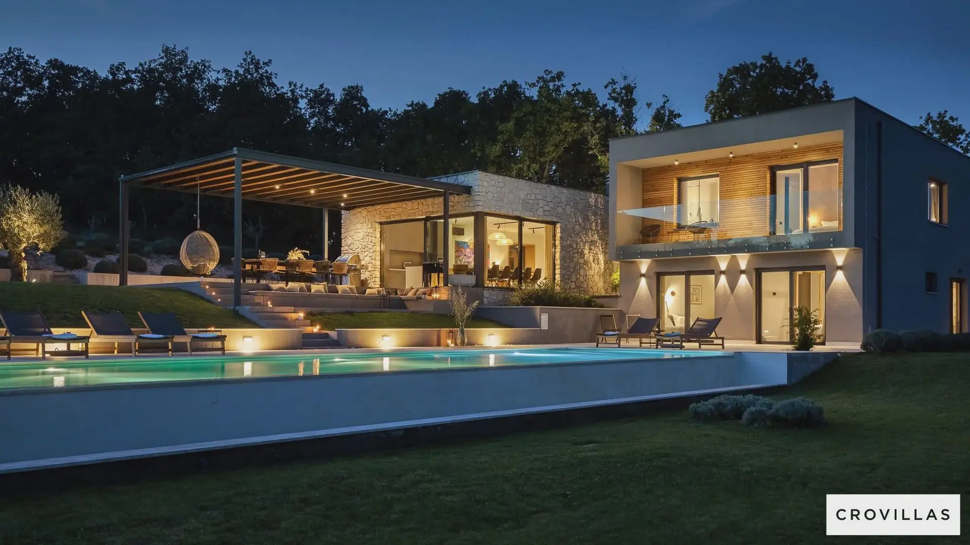 Villa Grande X: Highlights