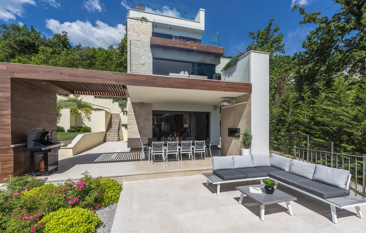 Villa AltaVista: Header #1