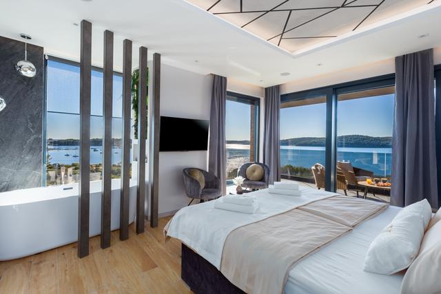 Villa Vie: Header #1