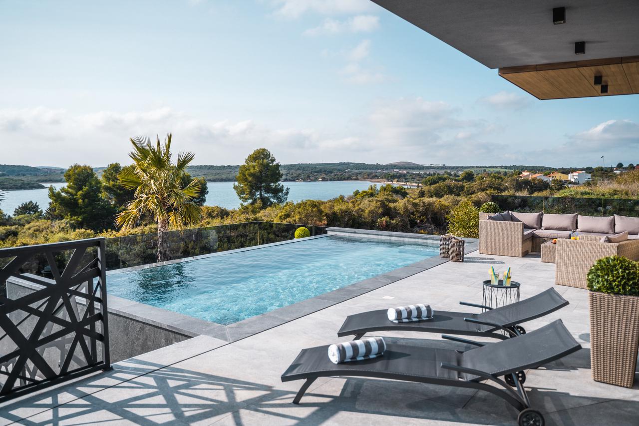 Villa Vie: Header #1