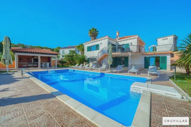 Villa Lapidea: Header #1