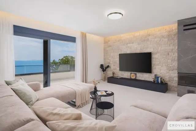 Villa Skyfall: Header #1