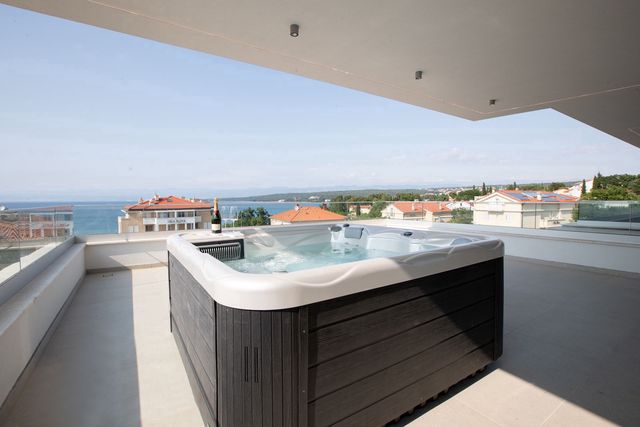 Villa Hadrie 1: Header #1