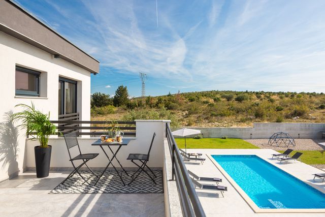 Villa Lacus: Header #1