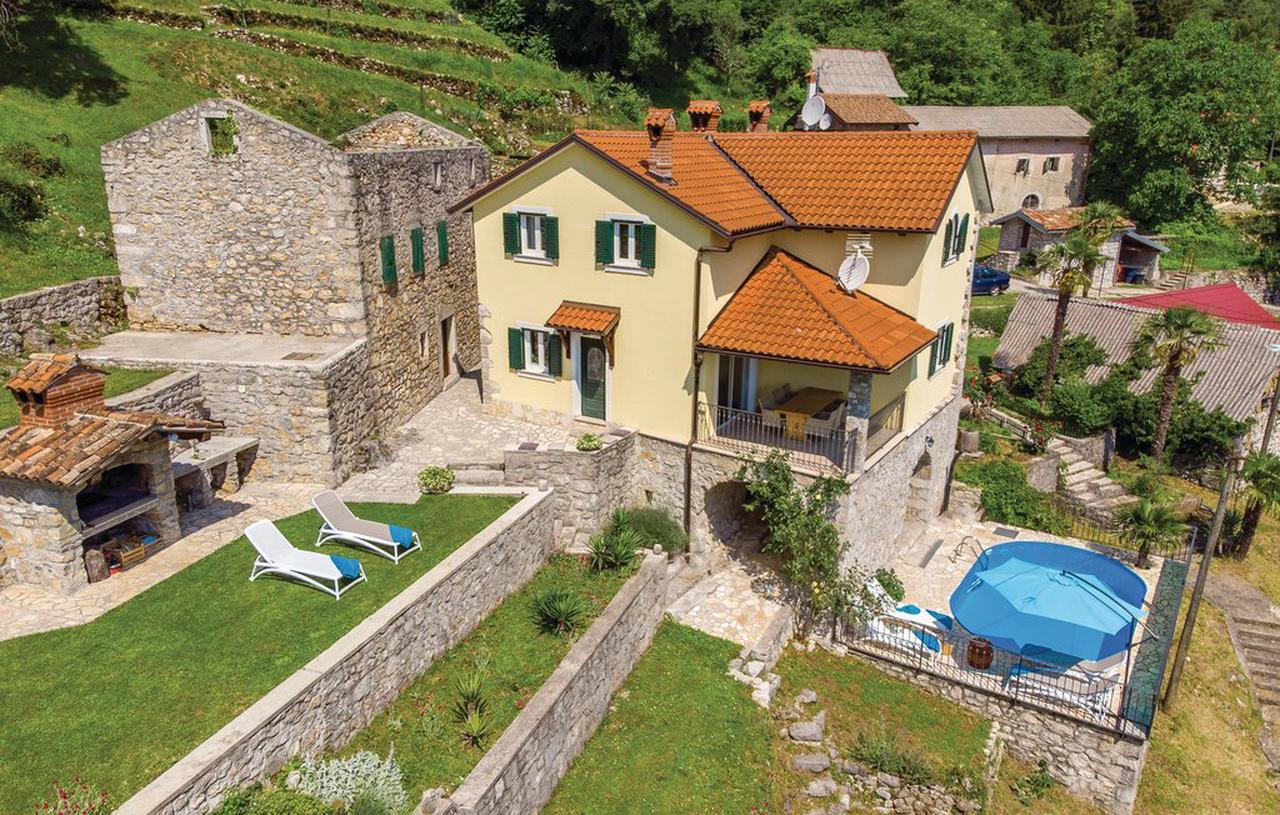 Vila Sirotnjak: Header #1