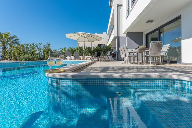 Villa Matic: Header #1