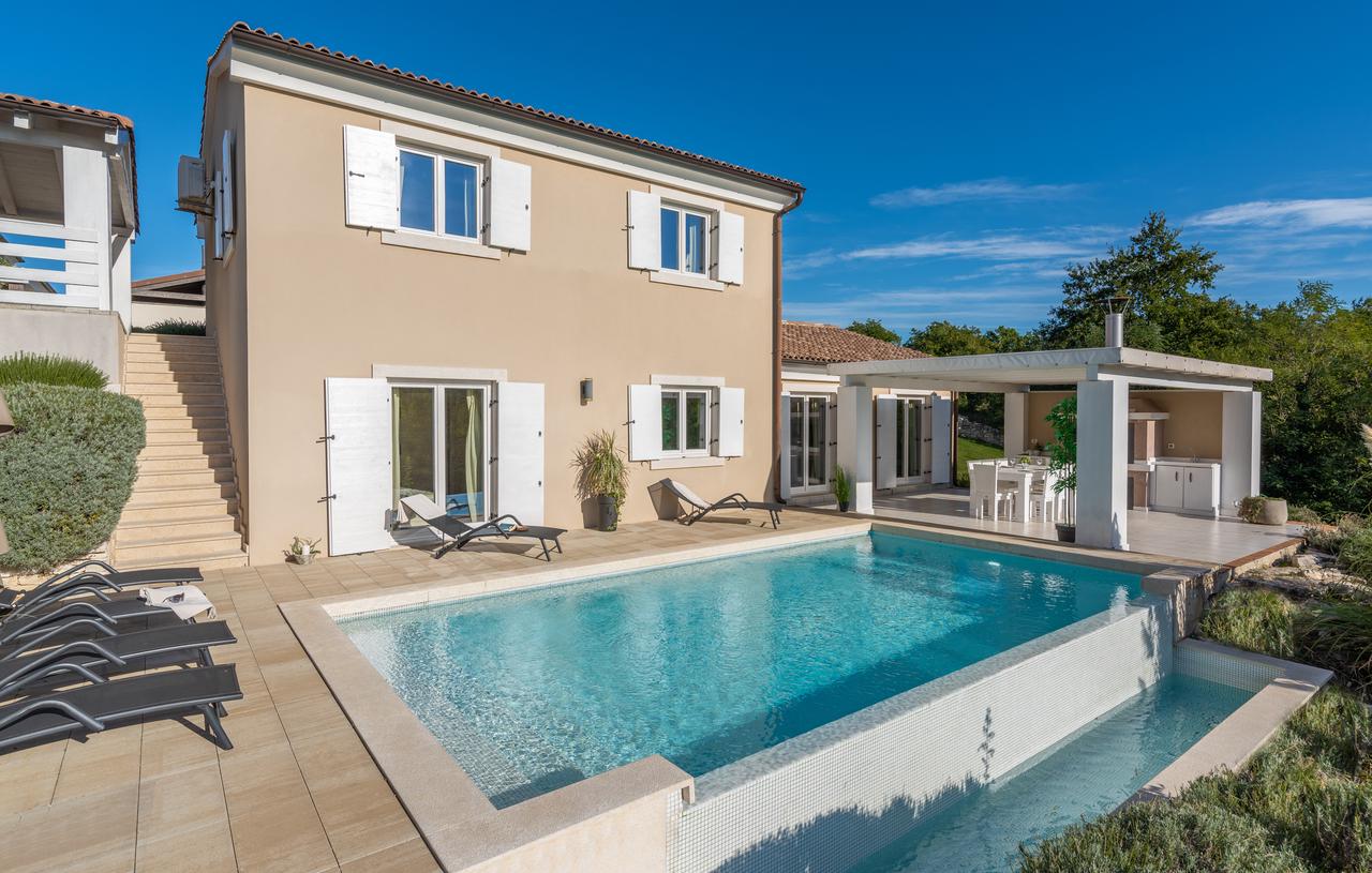 Villa Monet: Header #1