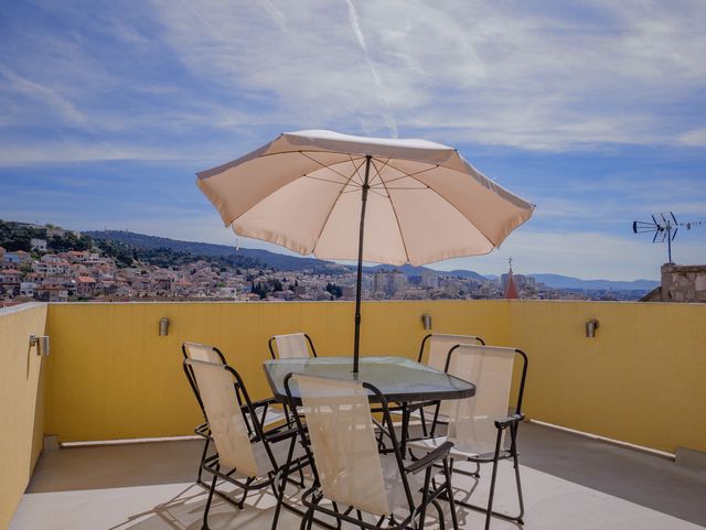 Casa Arx: Header #1