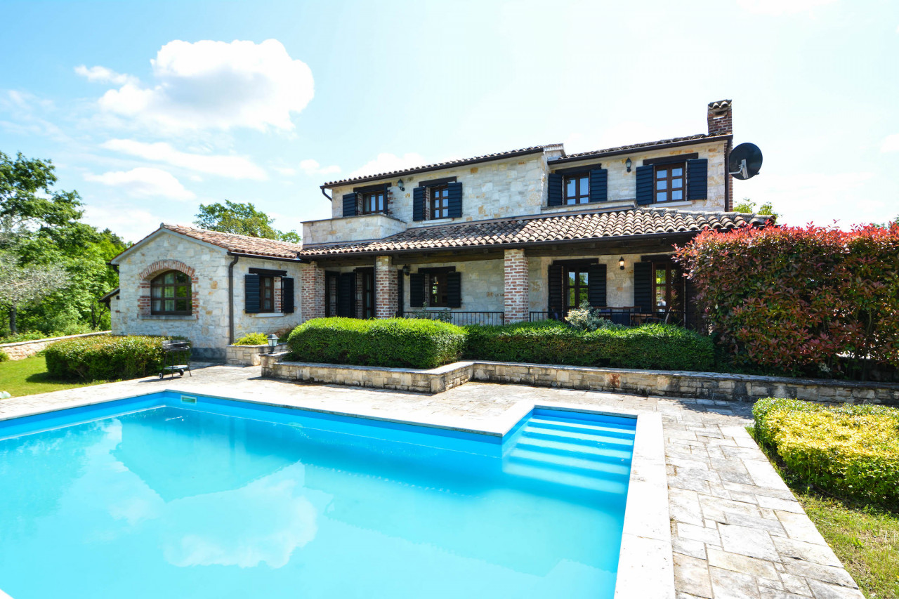 Villa Lunaria: Header #1