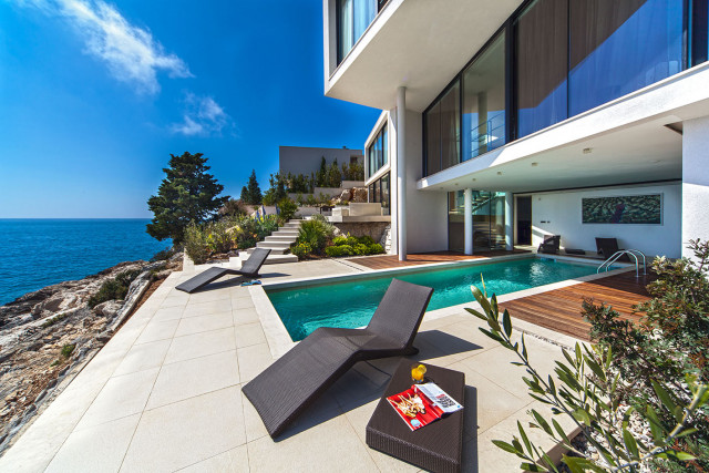 Villa Plaza I