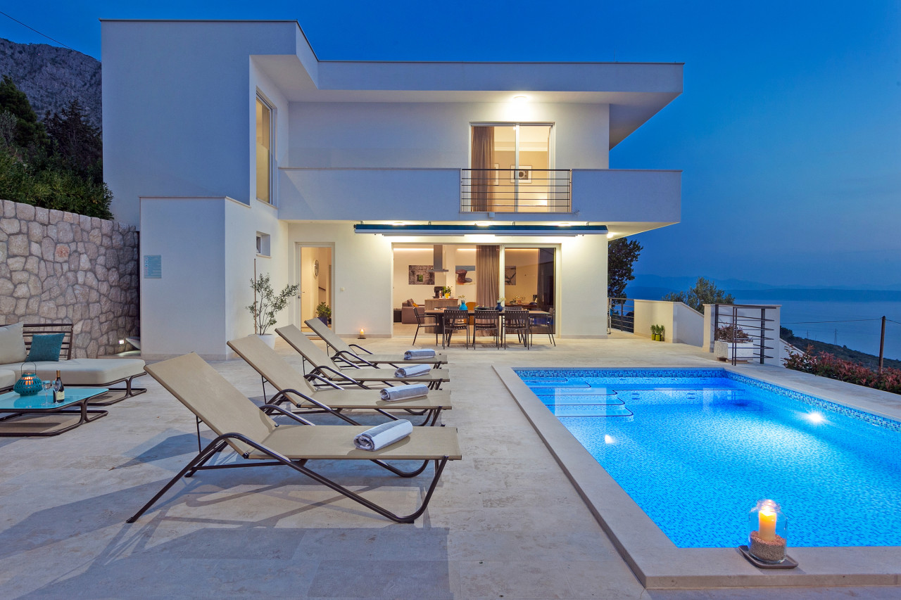 Villa Mala: Header #1
