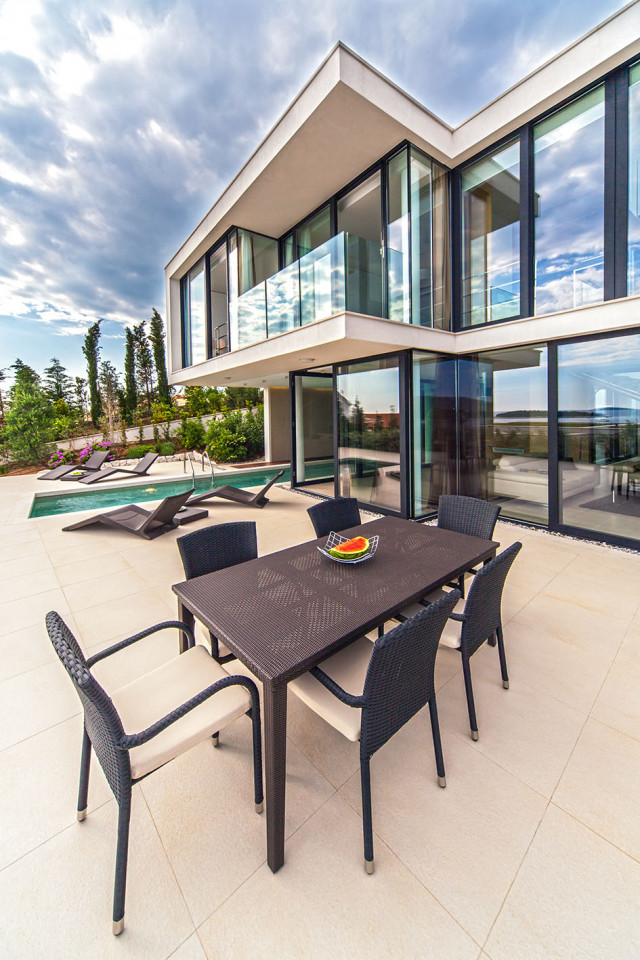 Willa Plaza VII