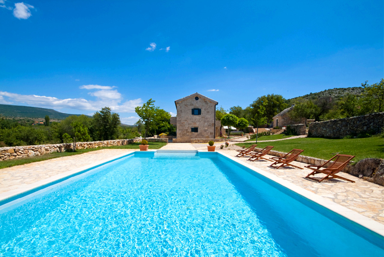 Villa Dvori: Header #1