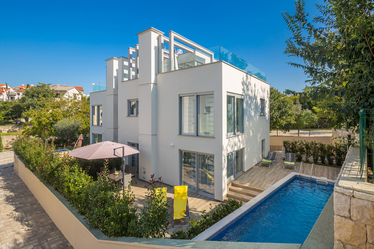 Villa Nina: Header #1